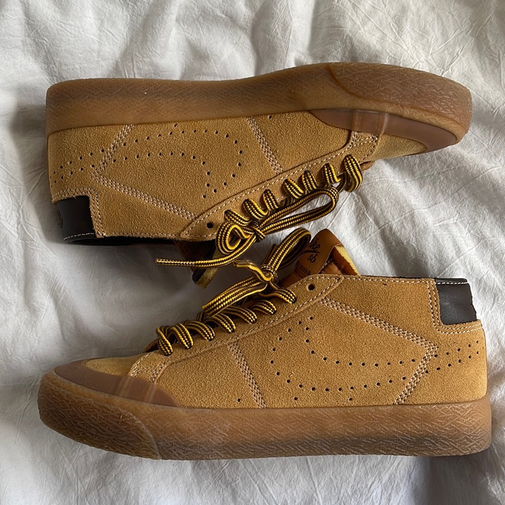 Nike SB Zoom Blazer Chukka - Men’s Size 4 / Women’s 5.5